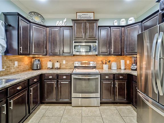 4th image of 2812 Holly Bluff Ct