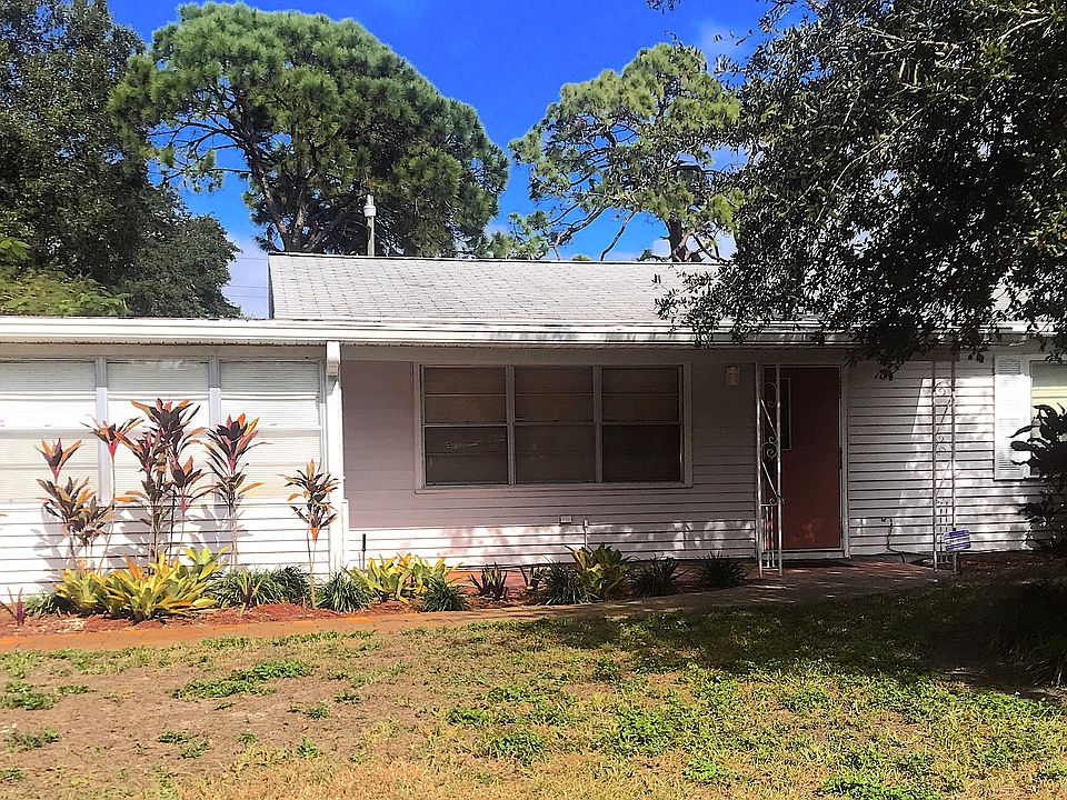 1st image of 3902 10th Avenue Dr W