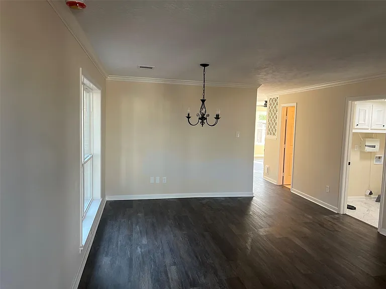 8023 Carmel Cir — Photo 5