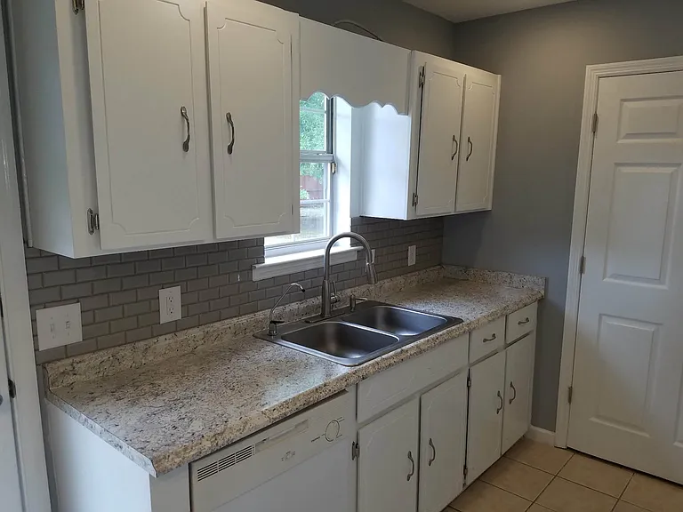 157 Haney Rd — Photo 14