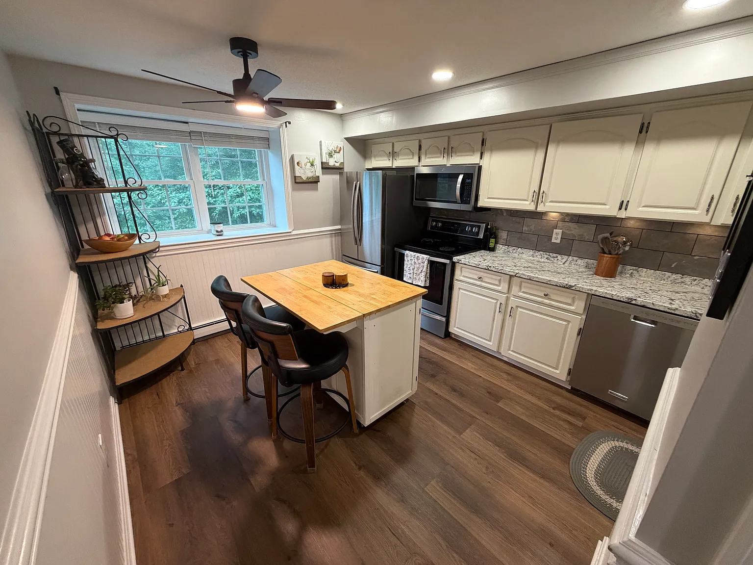 19 Chapel Hill Dr — Photo 1