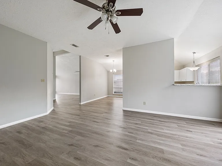 10530 Rippling Fields Dr — Photo 10