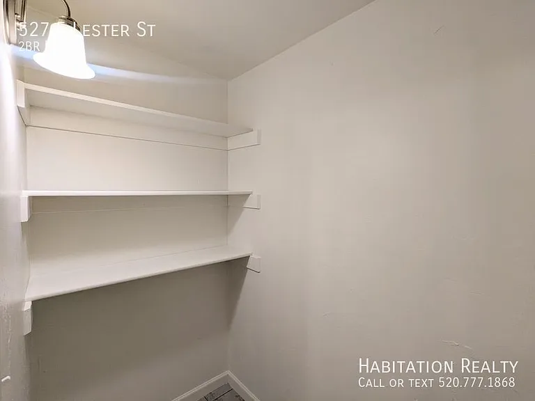 527 E Lester St — Photo 12