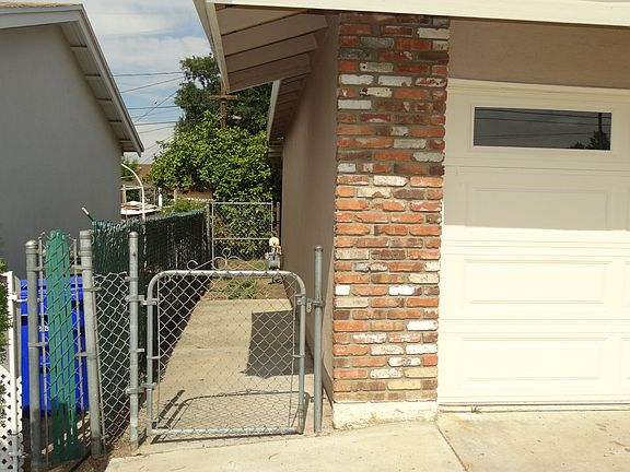 3rd image of 878 S Linden Ave