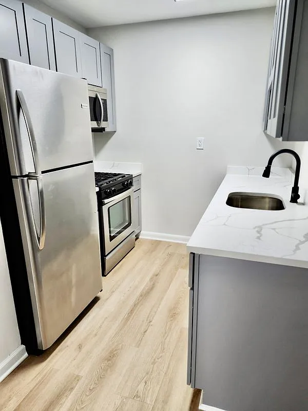 2 bed, 1.0 bath, 788 sqft, $1,975 — Photo 4
