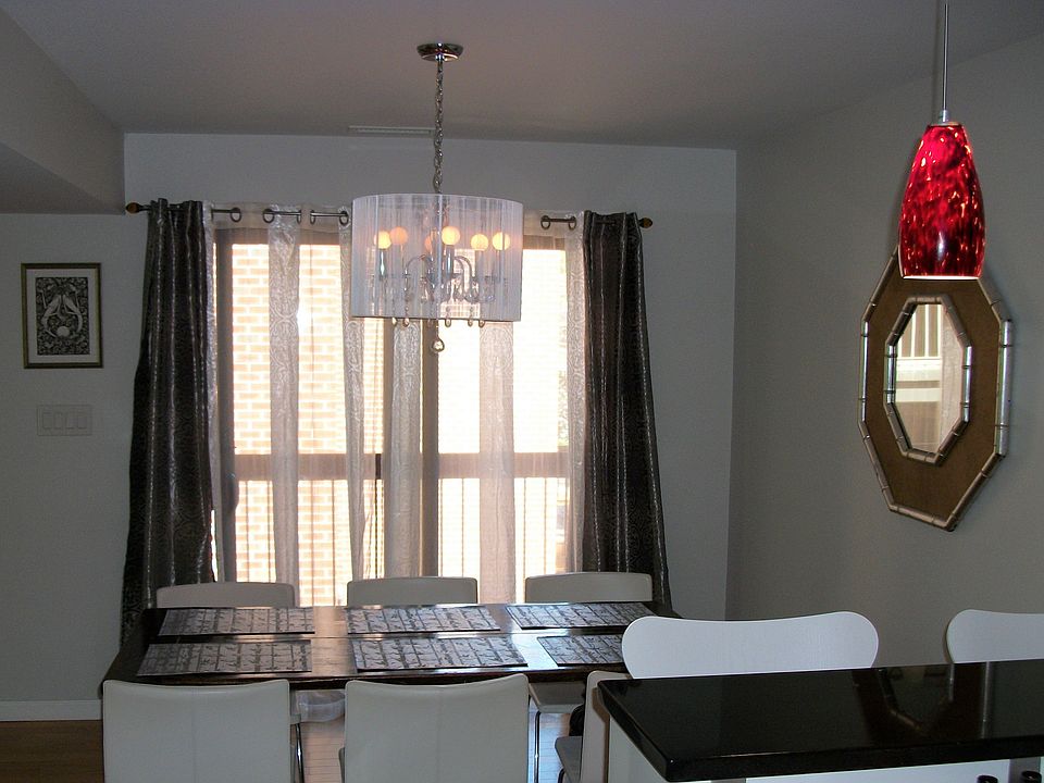 1st image of 18 Bronxville Glen Dr