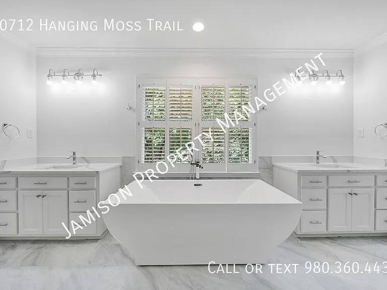 10712 Hanging Moss Trl — Photo 22
