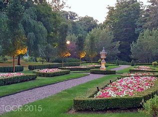 5404 Rio Vista Dr, Mahwah, NJ 07430