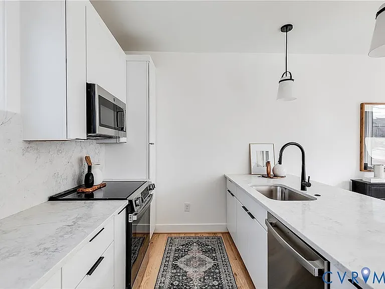 220 N 20th St #1 — Photo 12