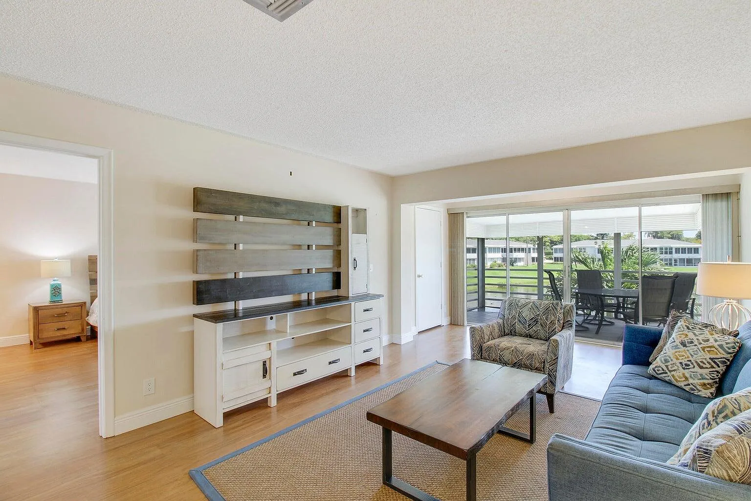 2 bed, 2.0 bath, 1084 sqft, $2,200 — Photo 3