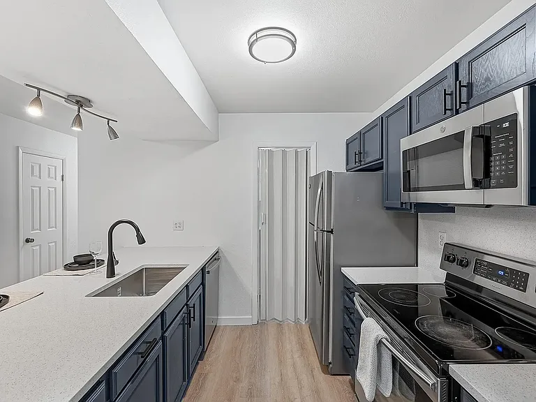 3790 Iris Ave — Photo 5