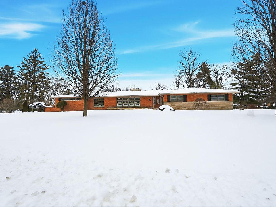 1st image of 8 Paul Hesser Dr