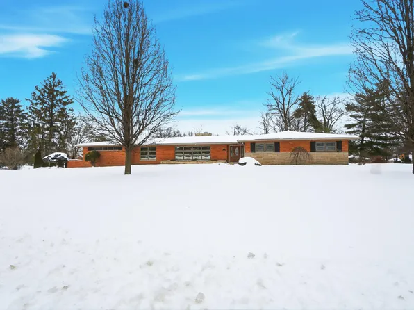 8 Paul Hesser Dr, Lakeside Park, KY 41017