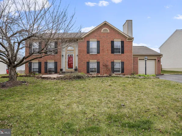 10725 Timothy Dr, Williamsport, MD 21795