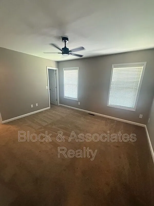 2 bed, 2.5 bath, $1,395 — Photo 4