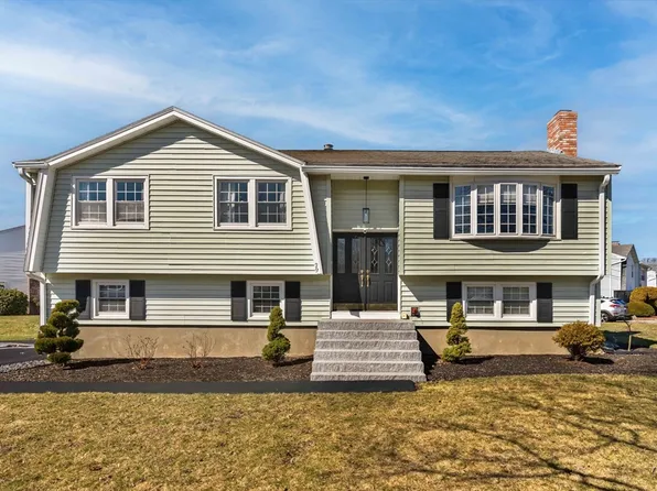 29 Sunset Dr, Wakefield, MA 01880