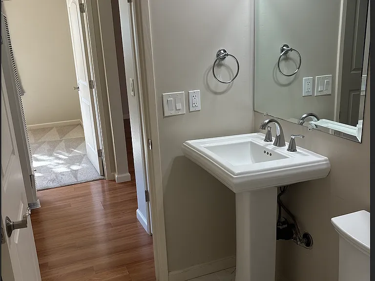 812 Belden St #1 — Photo 10