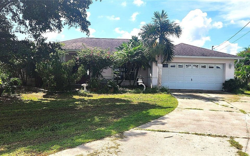 1st image of 850 Woodridge Cir