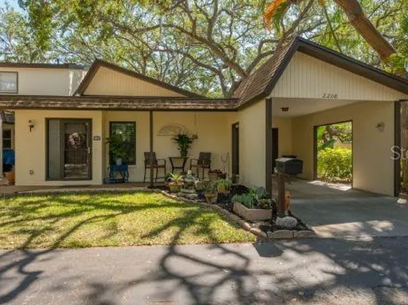 2208 Circlewood Dr, Sarasota, FL 34231
