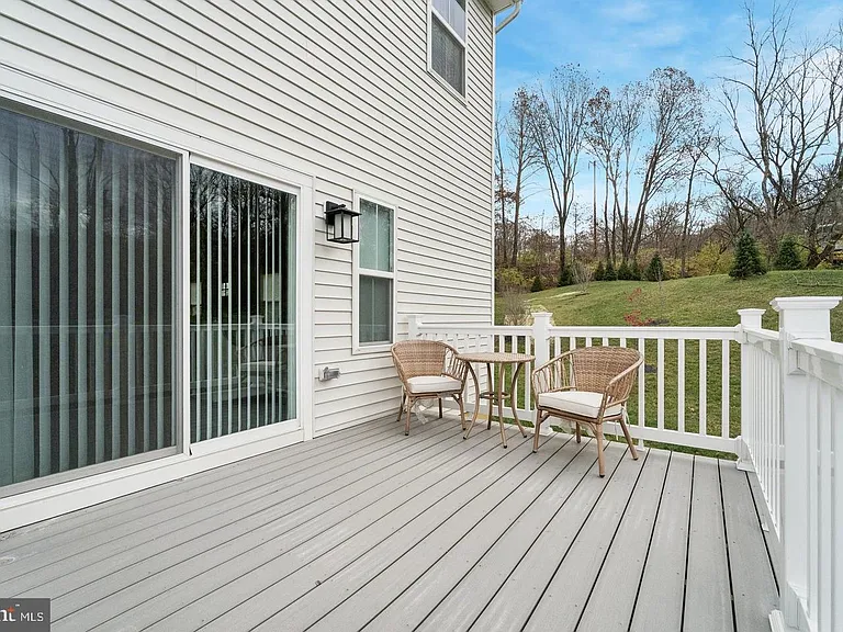 141 Four Leaf Dr — Photo 41