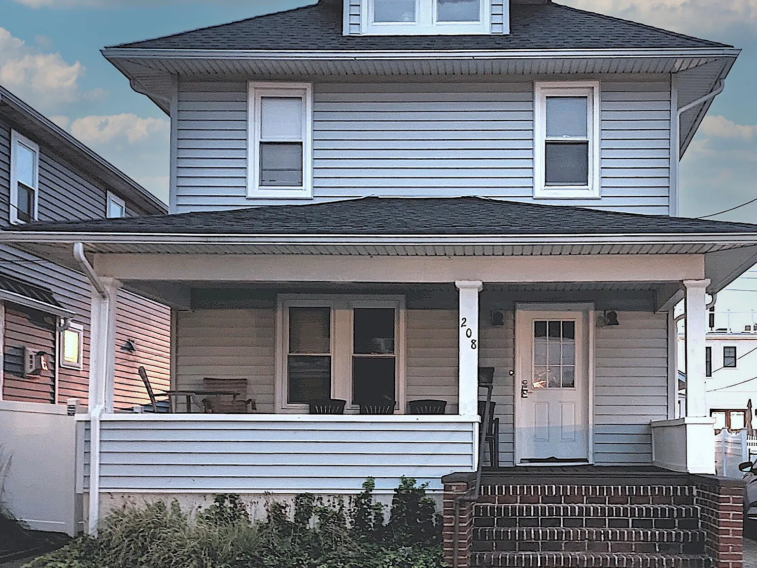 5 bed, 2353 sqft, $2,200 — Photo 1
