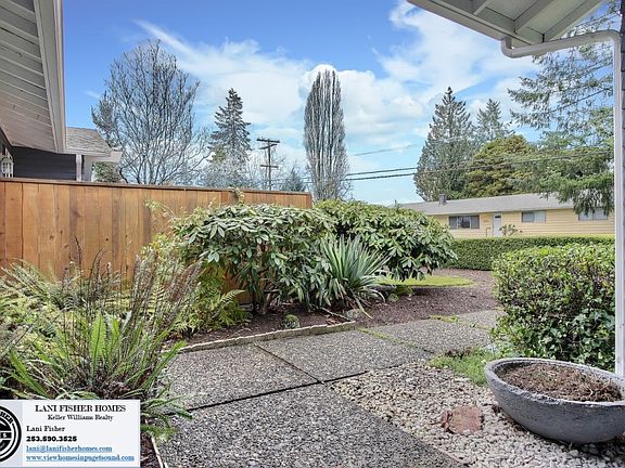 3rd image of 6911 Husky Way SE