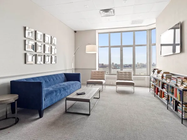 500 West 43rd Street 20 H-J image 11 of 12