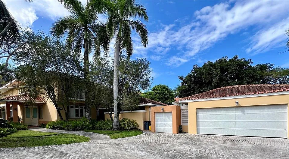 13 Dorado Beach Est E