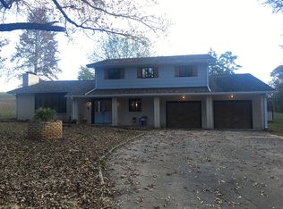 2576 White Flats Rd, Dayton, TN 37321