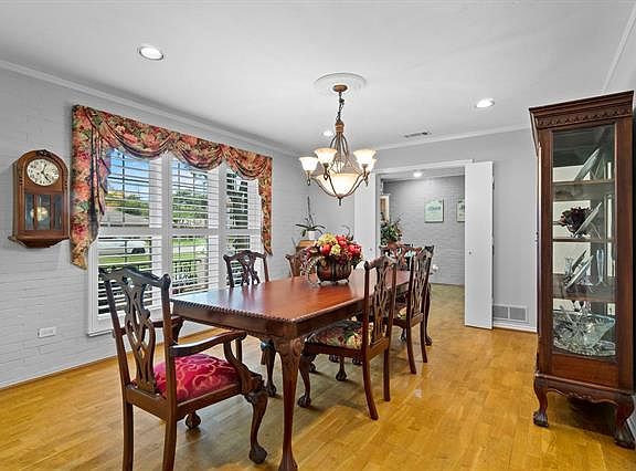 5th image of 4915 Willow Ln