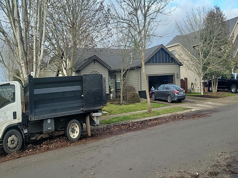 2nd image of 1044 Throne Dr