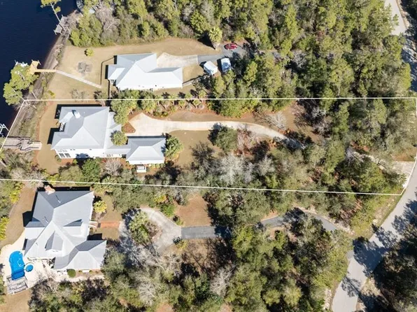 911 Sunset Cir, Carrabelle, FL 32322