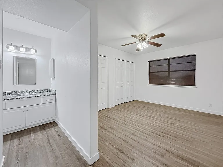 302 Easy St #B — Photo 11