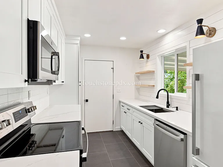 412 NE 167th Pl — Photo 11