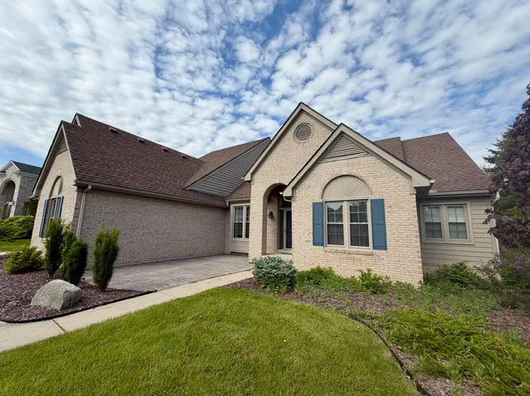 6961 Suncrest Dr, Saline, MI 48176