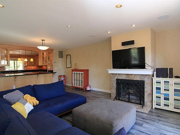 4th image of 3360 Houts Dr