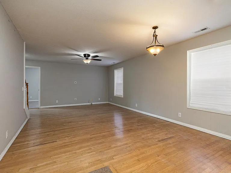 314 W Olive St — Photo 20