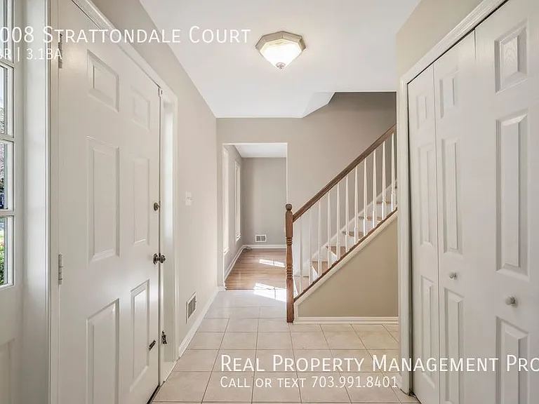 9008 Strattondale Ct — Photo 5