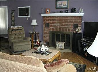 4th image of 2221 Quincy Ave