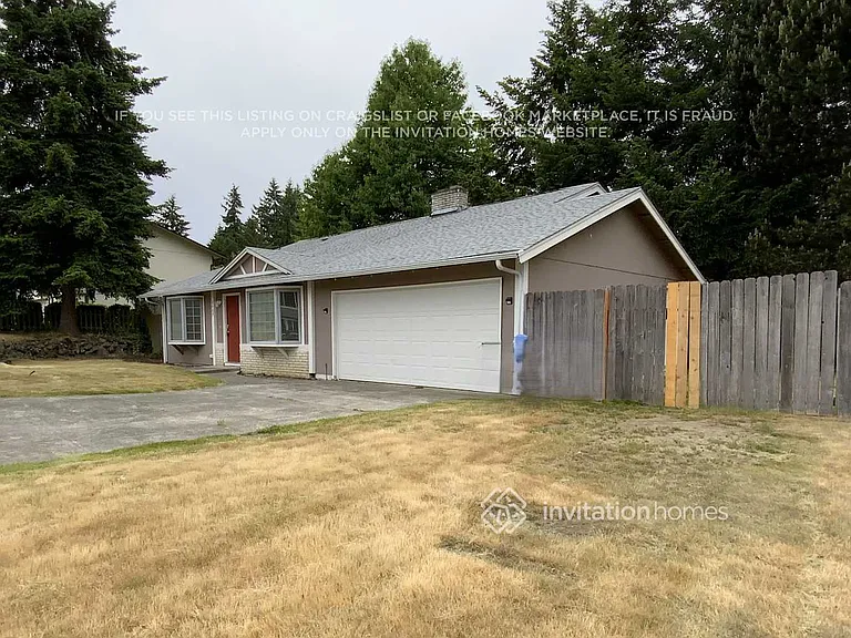 2409 Birch Ave — Photo 2