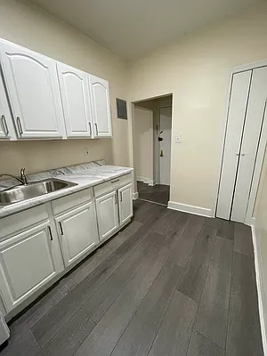 Rented by KEYNDOOR LLC | media 7