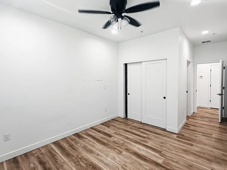 4202 N 10th St #4 — Photo 17