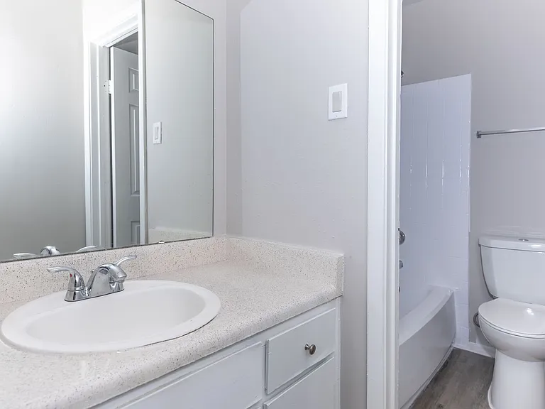 Coventry Park Apartments — Photo 35