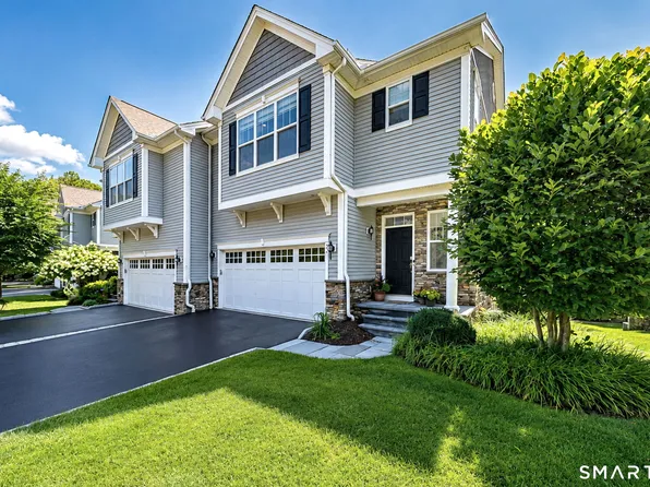 560 River Road #33, Shelton, CT 06484