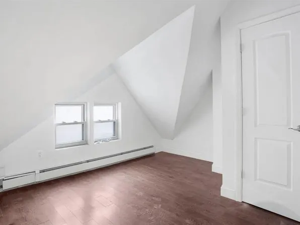 1823 Anthony Avenue image 17 of 31