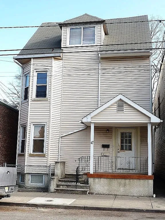 3 bed, 1109 sqft, $2,880 — Photo 1