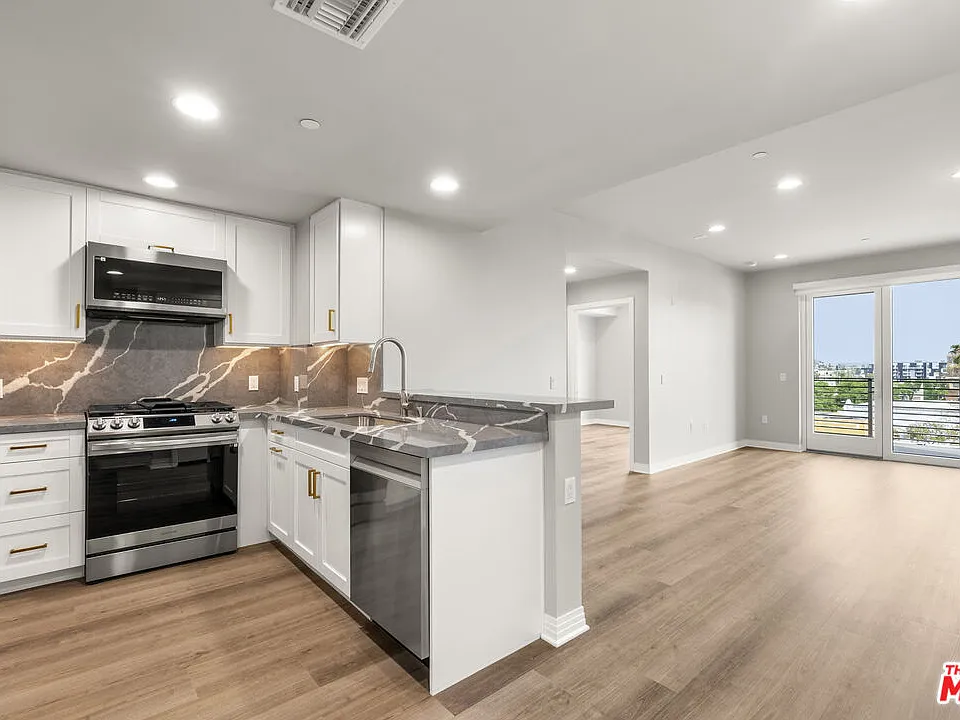 7428 Santa Monica Blvd #308