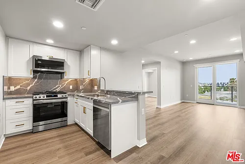 7428 Santa Monica Blvd Photo 1