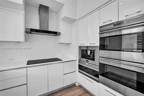 9501 Collins Ave #Townhouse 1 Photo 1