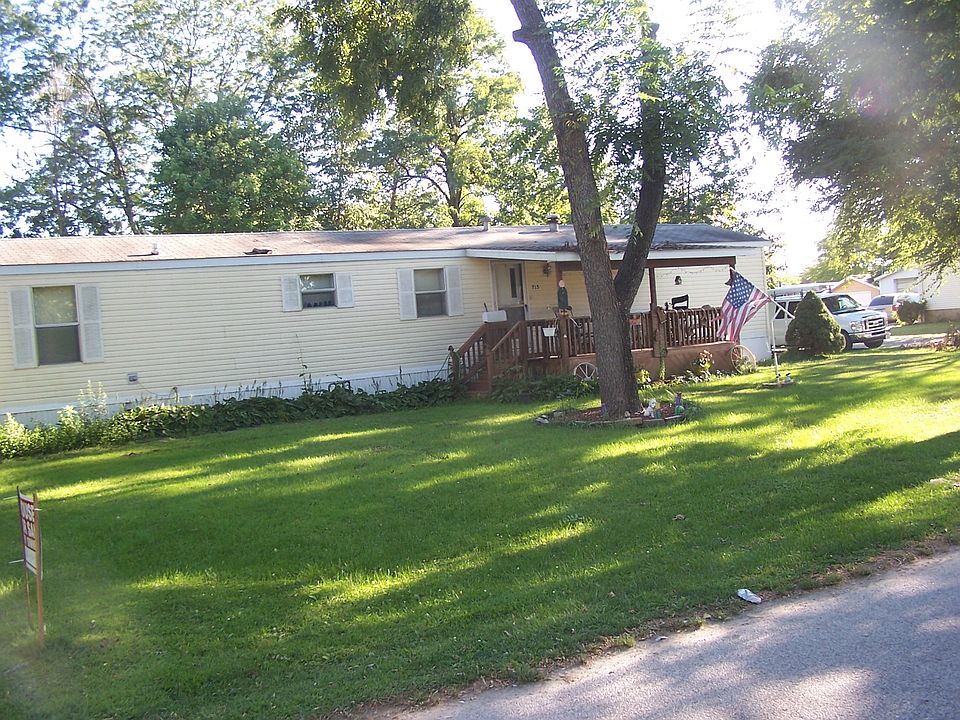 2nd image of 715 W 12th St